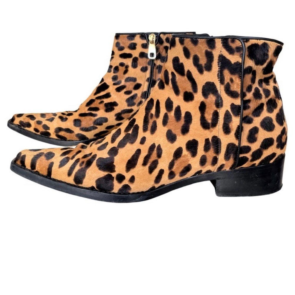 BRAND  NEW Dolce Gabbana real fur boots Its original price is $1495.
